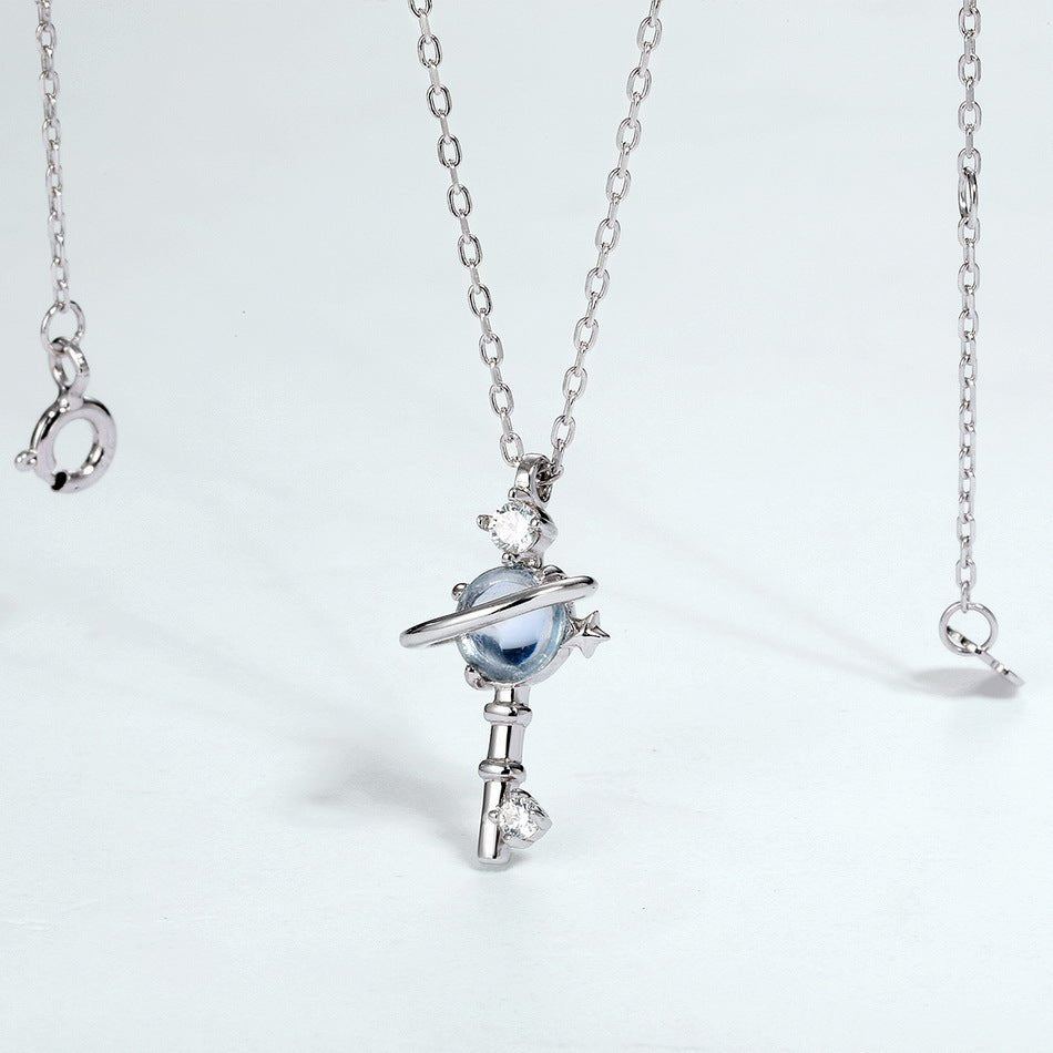 White gold-plated 925 sterling silver key necklace, 18.749.45mm pendant, 55mm stone, 2.11g.