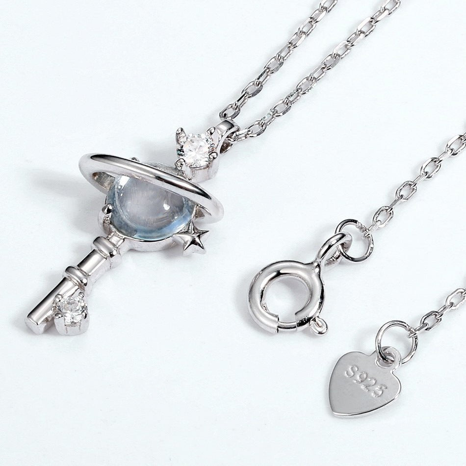 White gold-plated 925 sterling silver key necklace, 18.749.45mm pendant, 55mm stone, 2.11g.