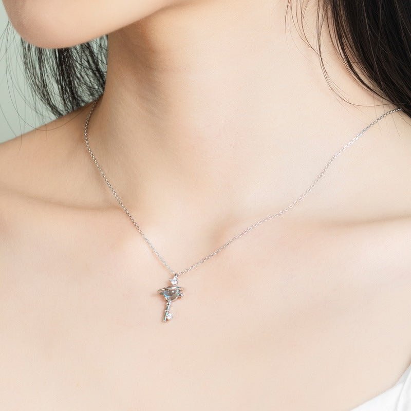 White gold-plated 925 sterling silver key necklace, 18.749.45mm pendant, 55mm stone, 2.11g.