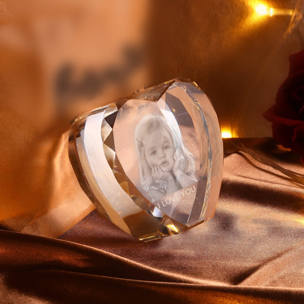 Custom 3D heart-shaped crystal photo ornament, personalized keepsake, 120x64x107mm, 1126g weight.