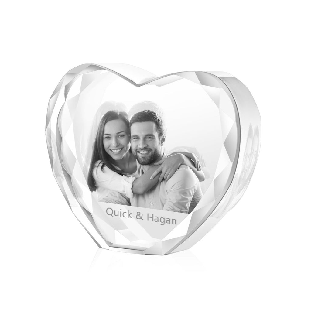 Custom 3D heart-shaped crystal photo ornament, personalized keepsake, 120x64x107mm, 1126g weight.