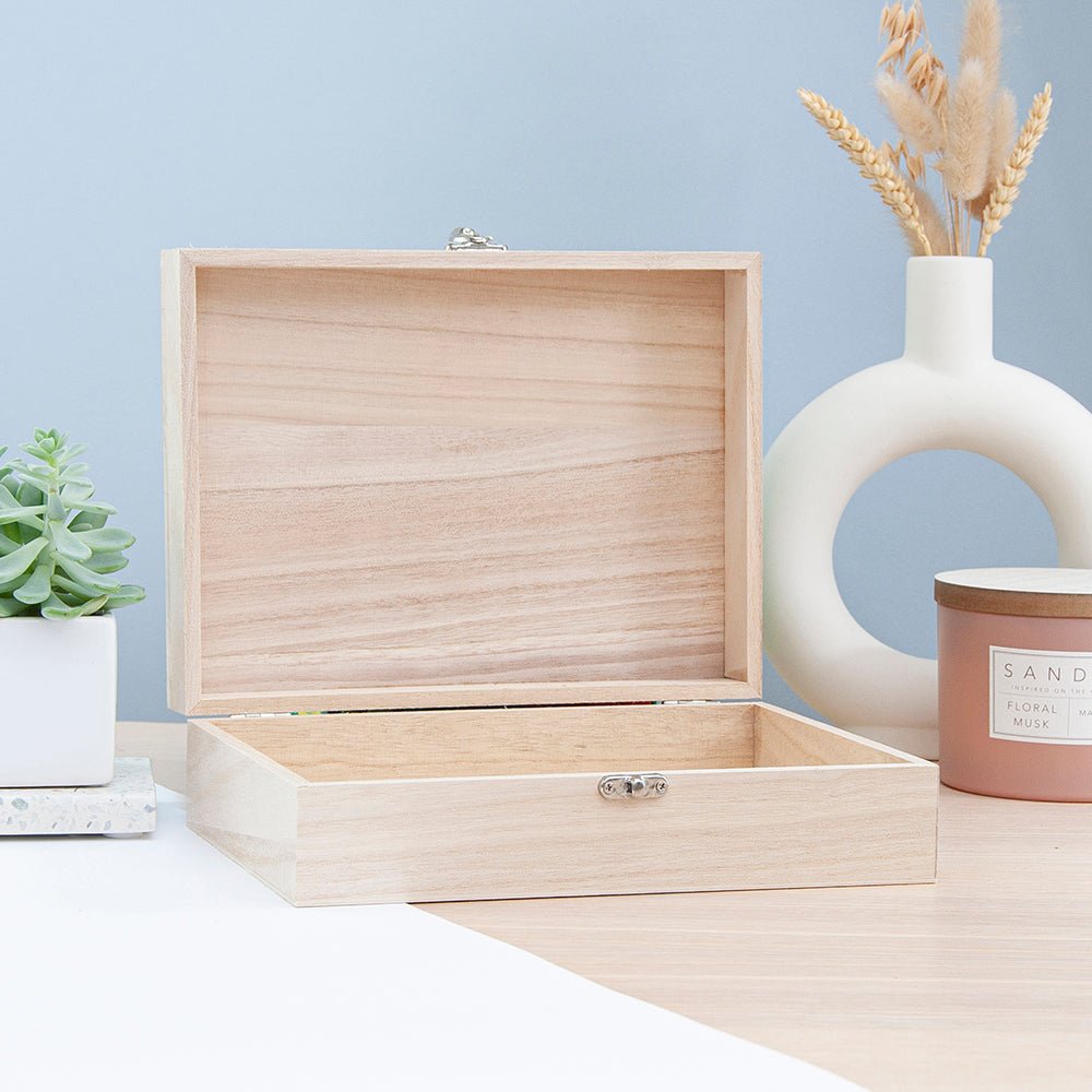 Personalised wedding keepsake box with engraved lid