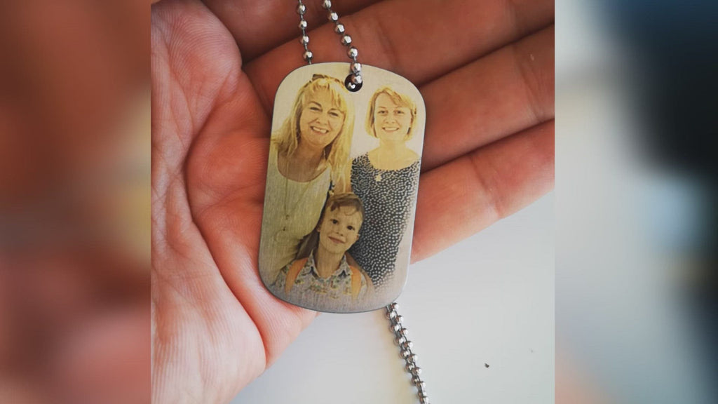 Customizable stainless steel dog tag necklace, perfect Father's Day gift featuring family photos or text. Double-sided design.