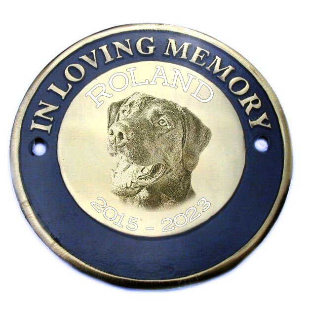 Custom engraved brass bench plate, round memorial plaque with photo, 4-inch diameter, 340g.