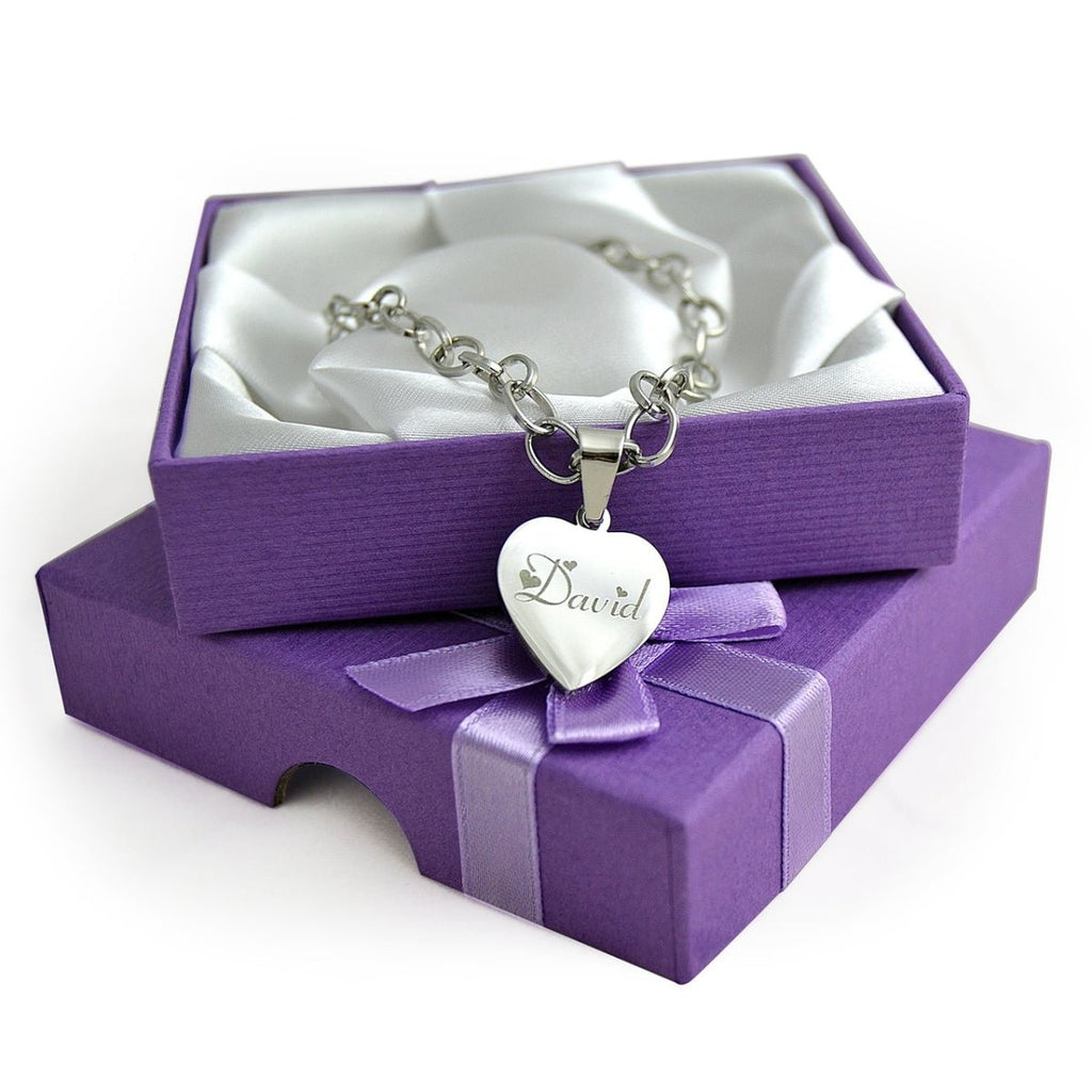 Personalized heart charm bracelet, photo and text engravable, 19cm stainless steel chain, lobster clasp, comes in velvet pouch or gift box.