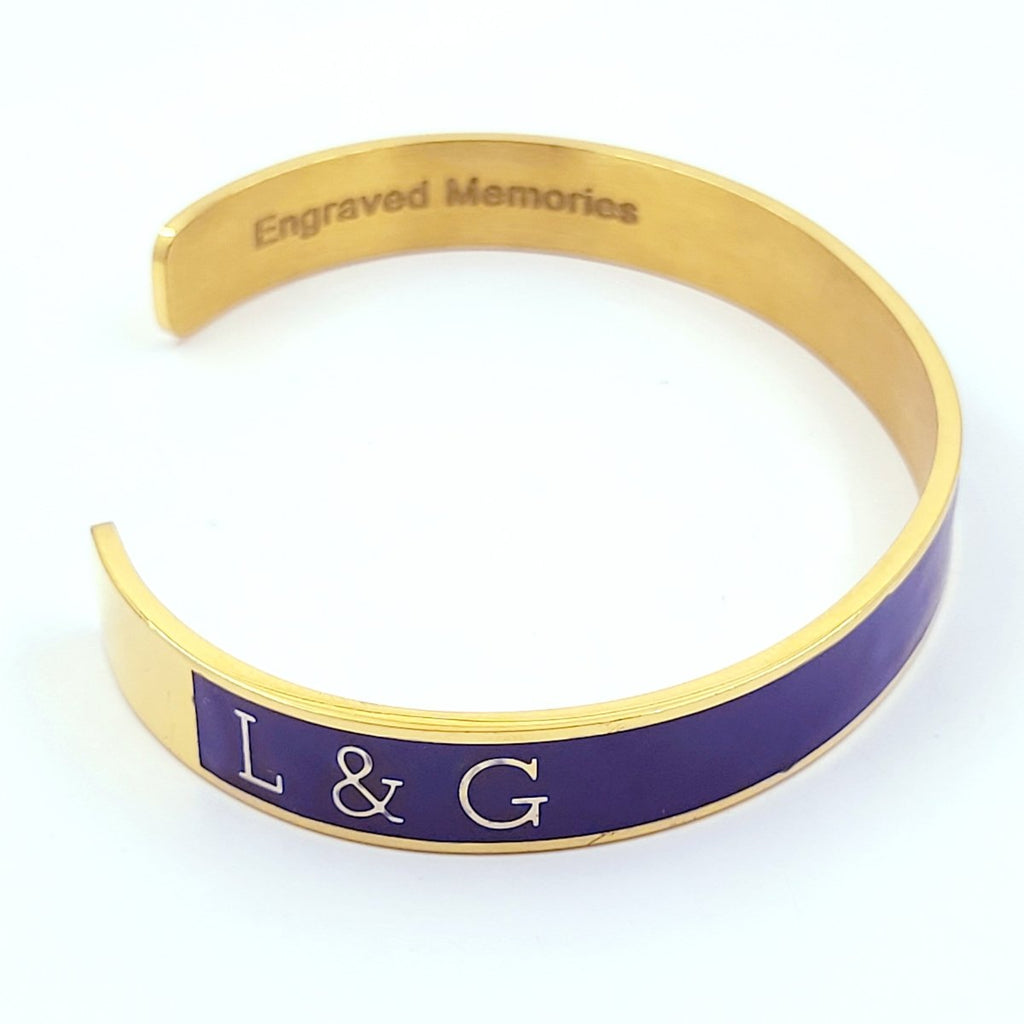 Personalised gold-plated initial letter bangle, enamel stainless steel, adjustable, custom engraving, gift box.