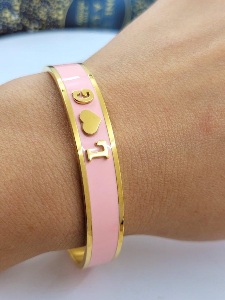 Personalised gold-plated initial letter bangle, enamel stainless steel, adjustable, custom engraving, gift box.