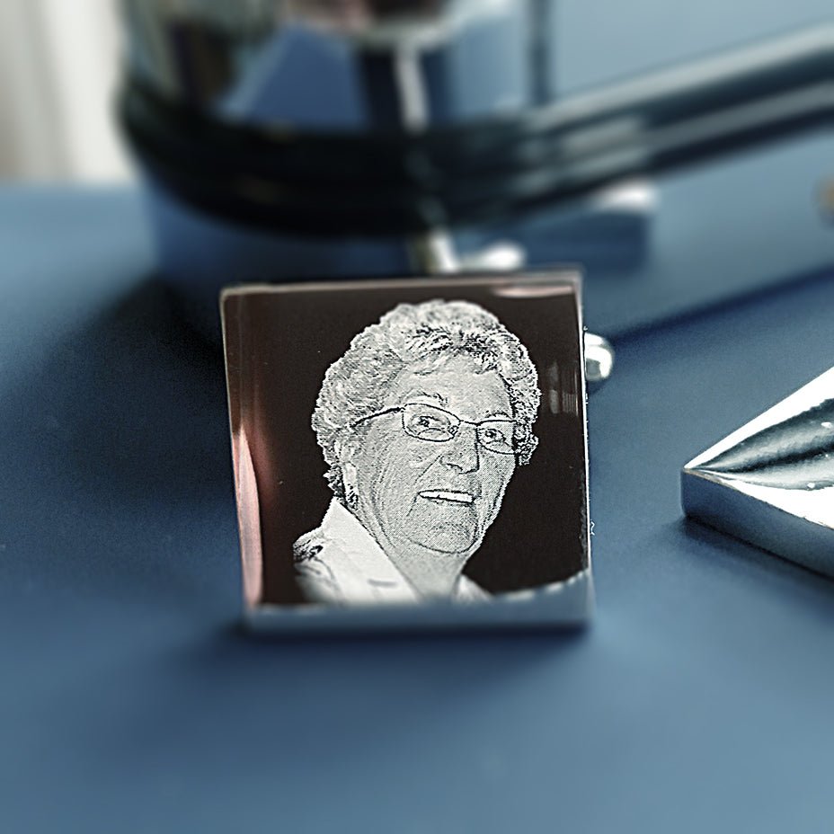 Personalized chrome case with photo-engraved cufflinks, a perfect gift for dads, grooms, or best men on any special day.