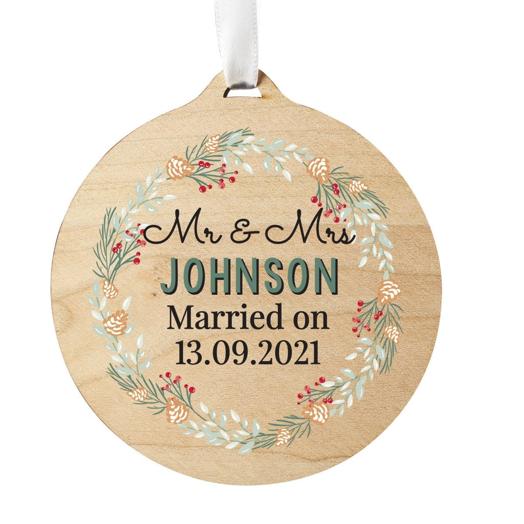 Personalised Wreath Round Wooden Decoration - Engraved Memories