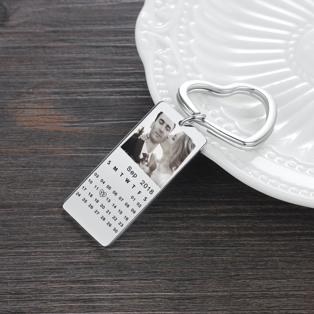 Personalized photo calendar keychain, stainless steel, custom photos and dates, 16.2g, perfect gift.