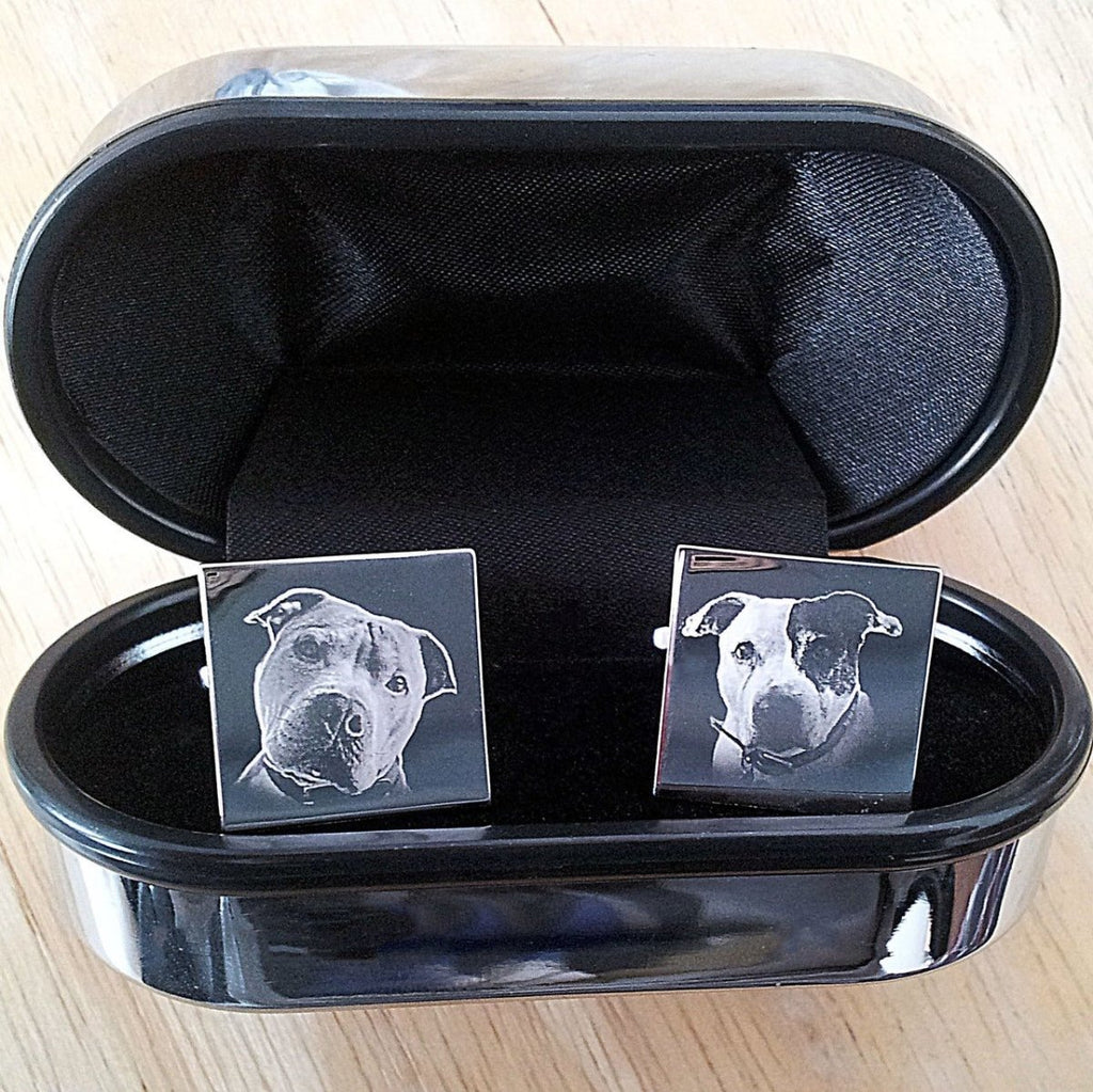 Personalized chrome case with photo-engraved cufflinks, a perfect gift for dads, grooms, or best men on any special day.
