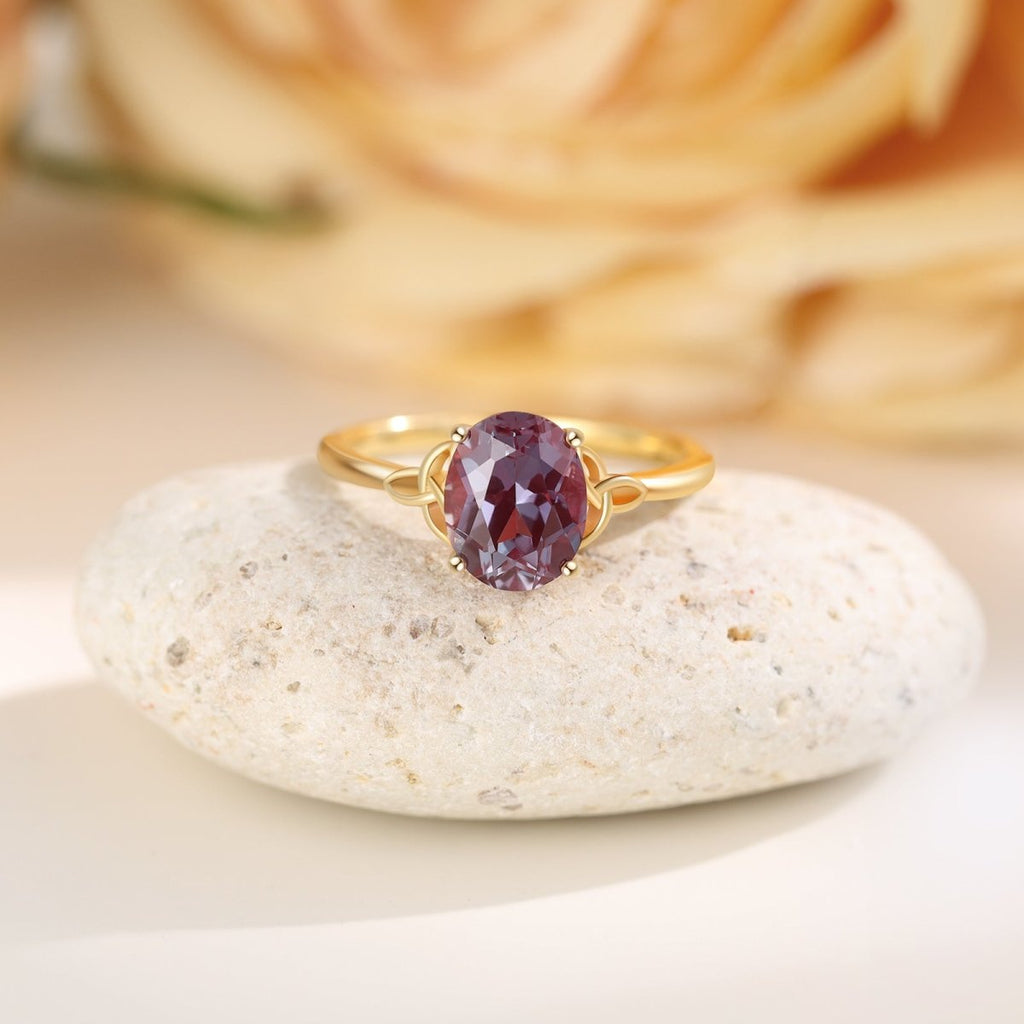 925 sterling silver ring with natural Alexandrite. Color-changing gemstone symbolizing transformation & creativity.